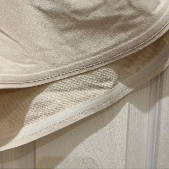 NWOT OUTDOOR VOICES Running Short in Bone L - Picture 4 of 5